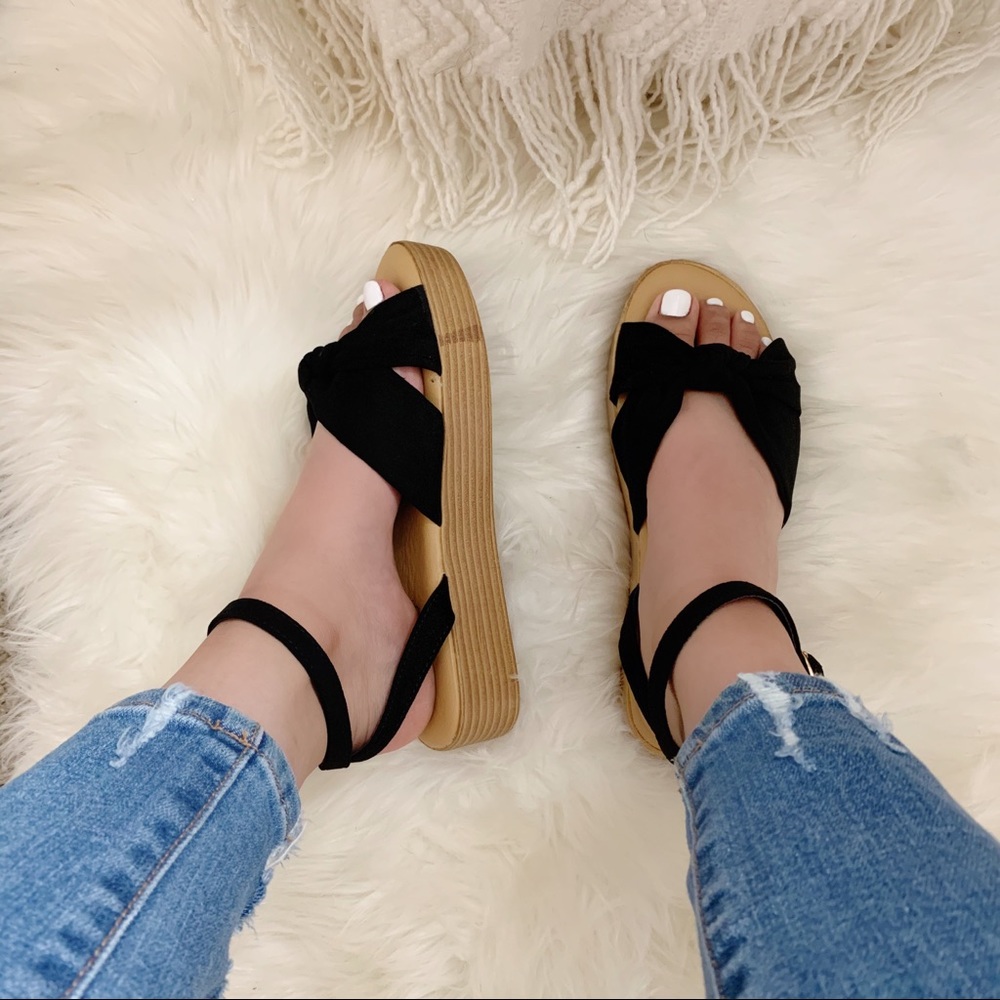 ✨NEW Marissa Platform Sandal- in Black - Picture 6 of 6